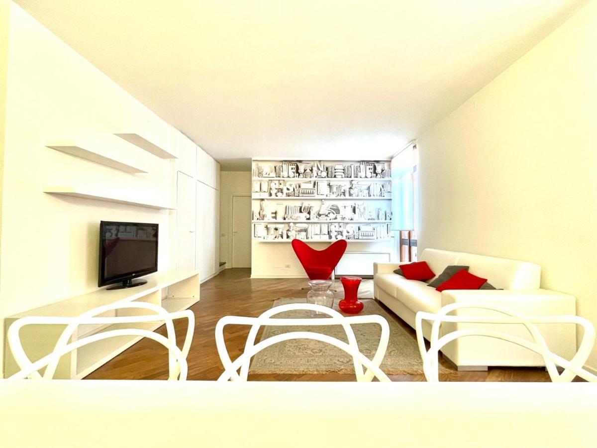 Domus Verona - Ampia Moderna Casa Su 2 Piani Nel Cuore Di ヴェローナ エクステリア 写真