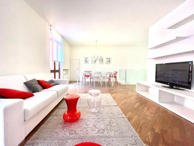 Domus Verona - Ampia Moderna Casa Su 2 Piani Nel Cuore Di ヴェローナ エクステリア 写真