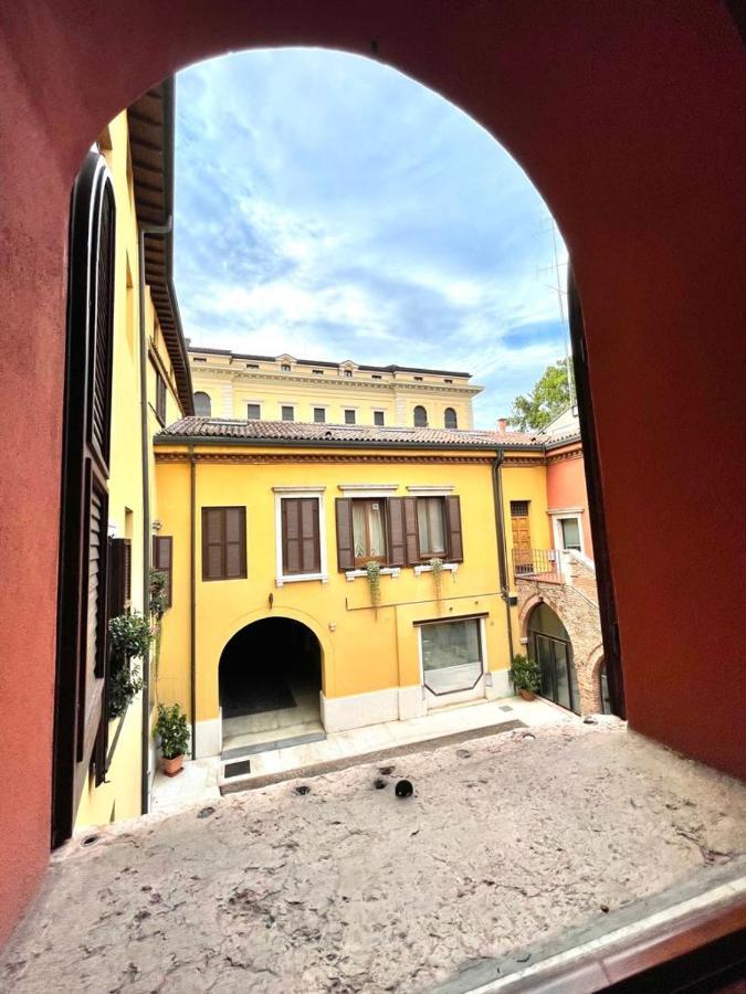 Domus Verona - Ampia Moderna Casa Su 2 Piani Nel Cuore Di ヴェローナ エクステリア 写真