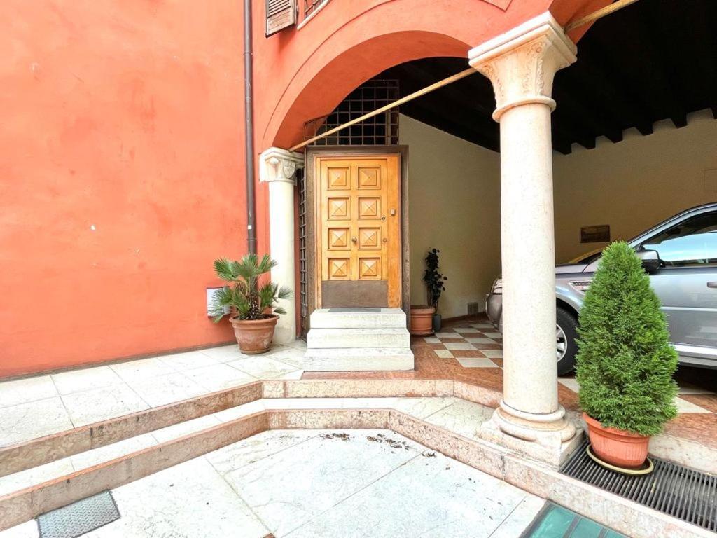 Domus Verona - Ampia Moderna Casa Su 2 Piani Nel Cuore Di ヴェローナ エクステリア 写真